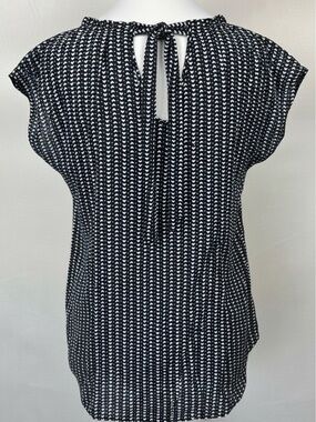 LC Lauren Conrad Women’s Blue and White Heart Tie-Back Cap Sleeve Top. Sz XXL